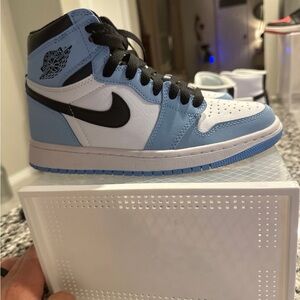 Air Jordan 1 High-Top Sneakers in University Blue